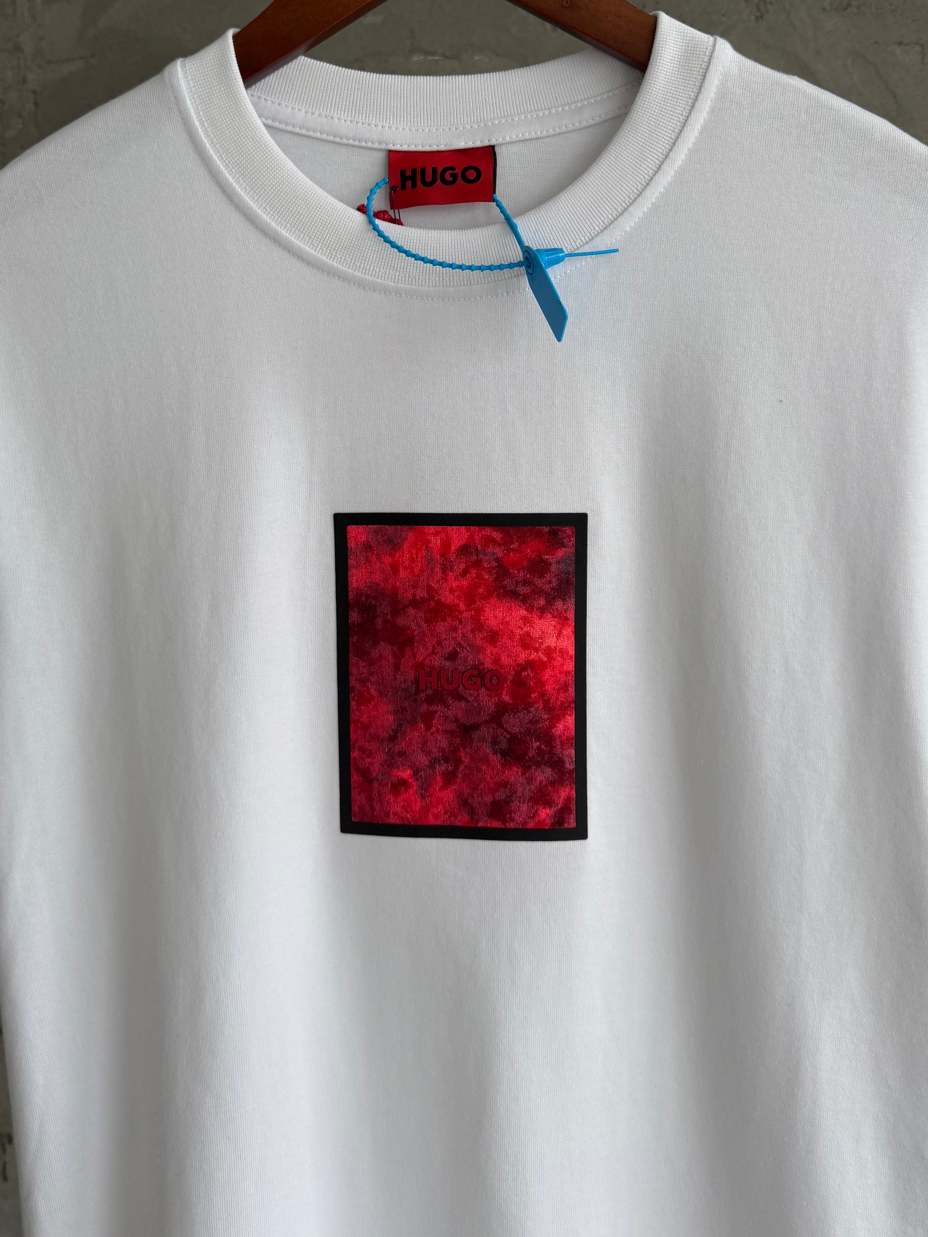 Hugo03 red form beyaz tshirt