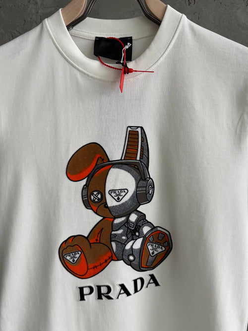 P02 Prada Elite beyaz tshirt
