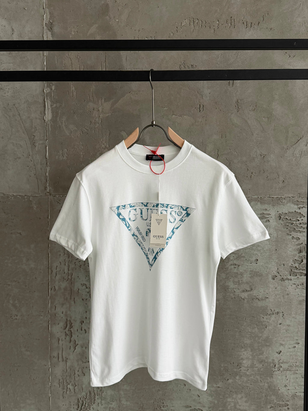 G01 Guess Retro beyaz tshirt