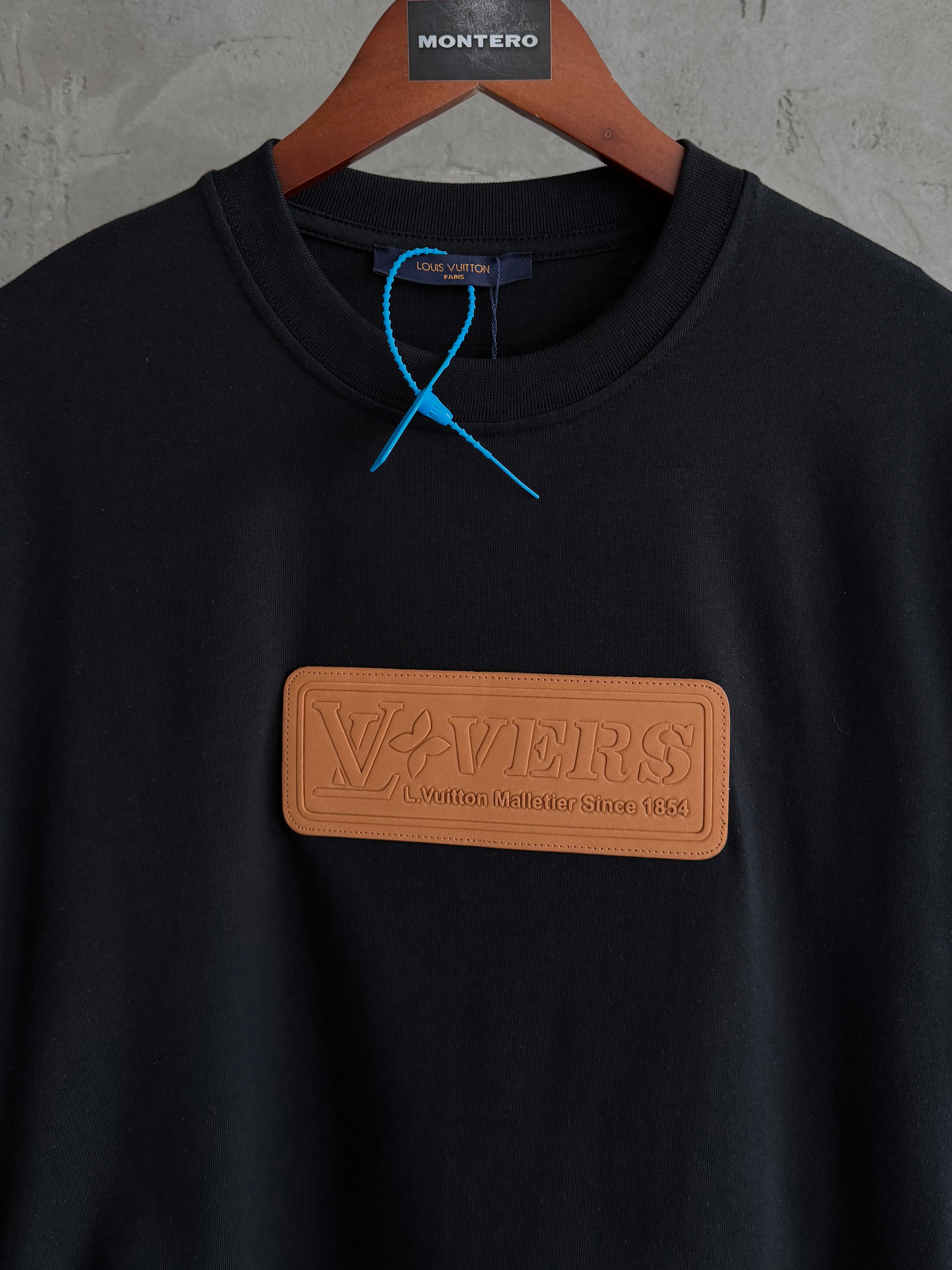 LV04 L&V Deri arma siyah tshirt