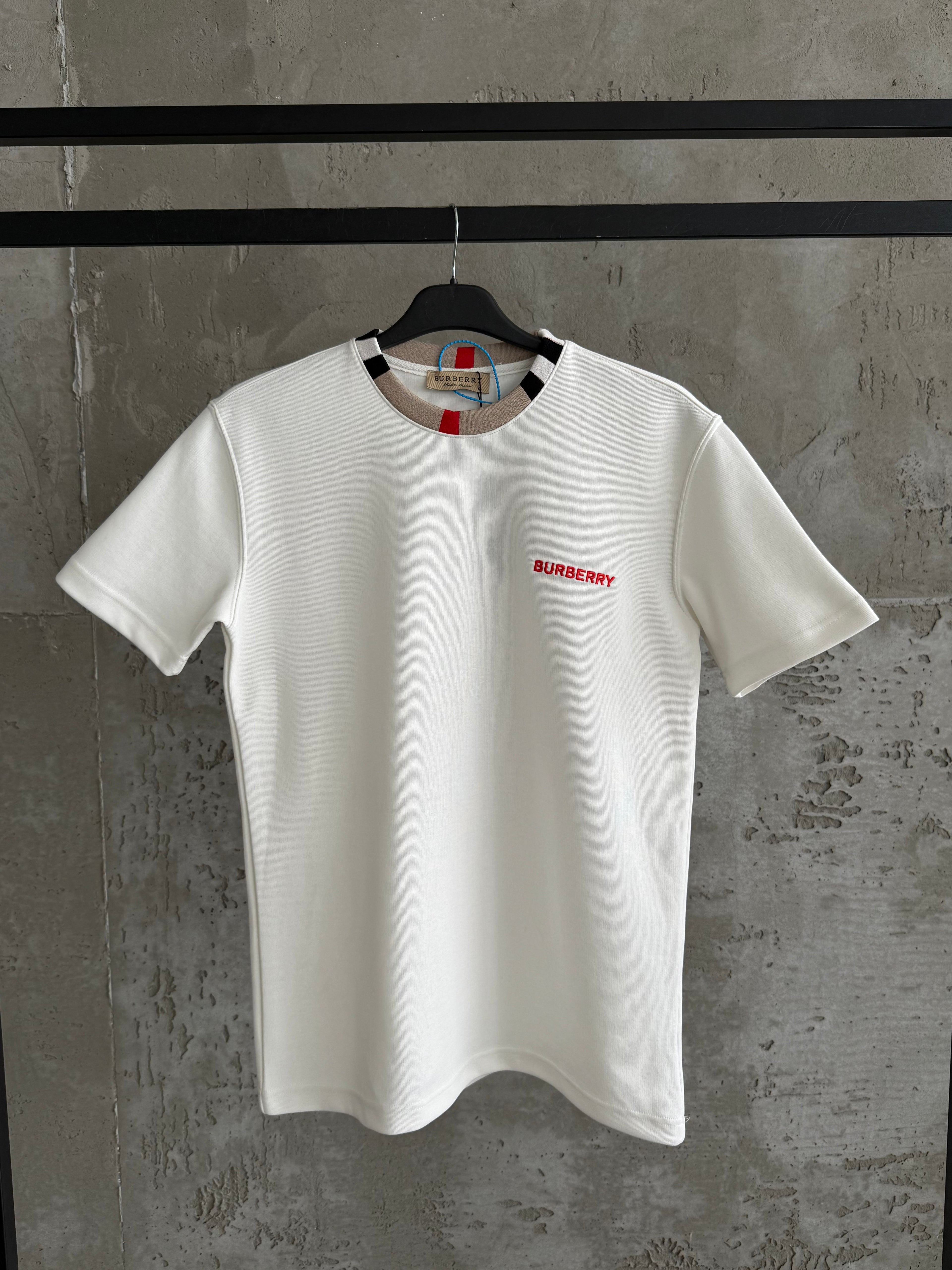 Burberry03 Takım beyaz