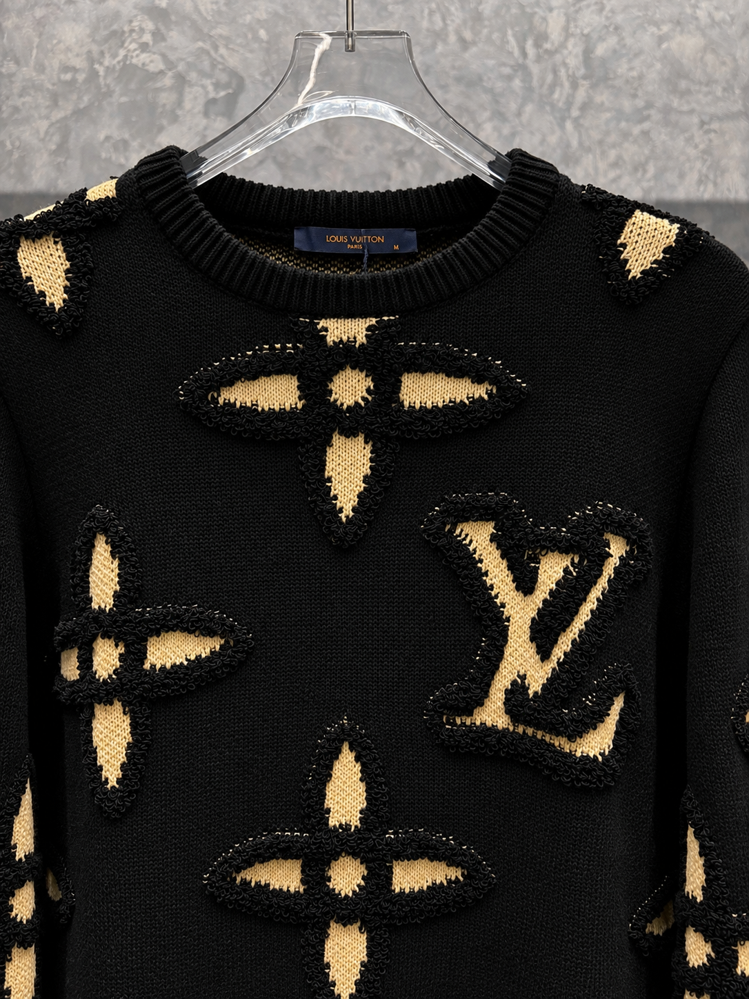 LV13 Krem Logo Siyah Kazak