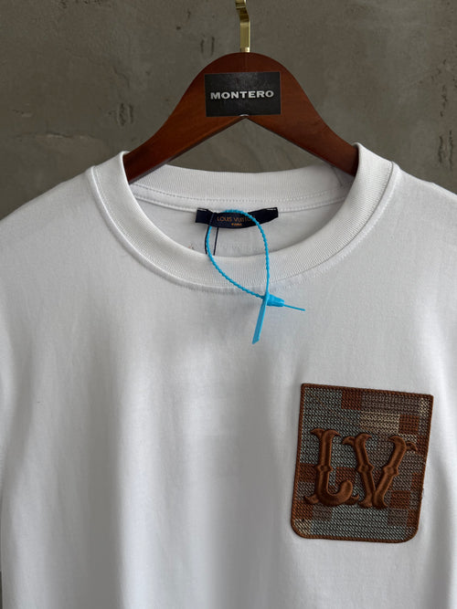 LV06 L&V cepli beyaz tshirt