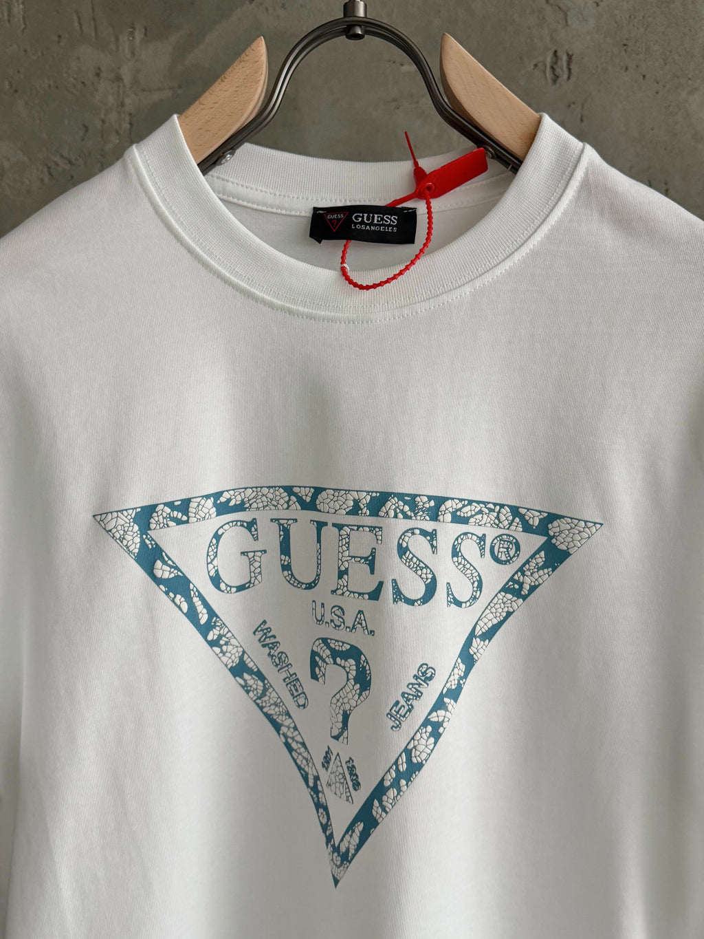 G01 Guess Retro beyaz tshirt