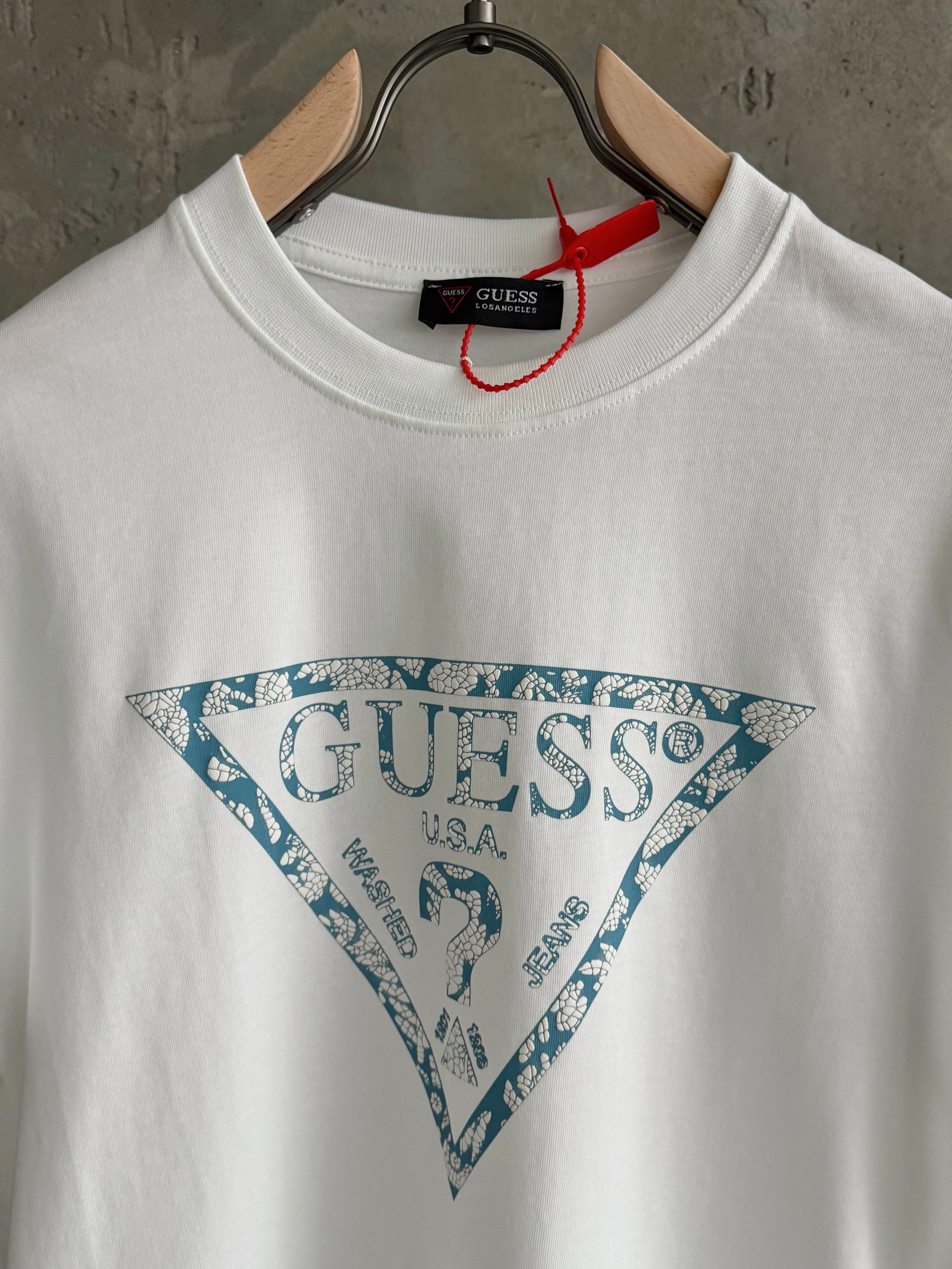 G01 Guess Retro beyaz tshirt