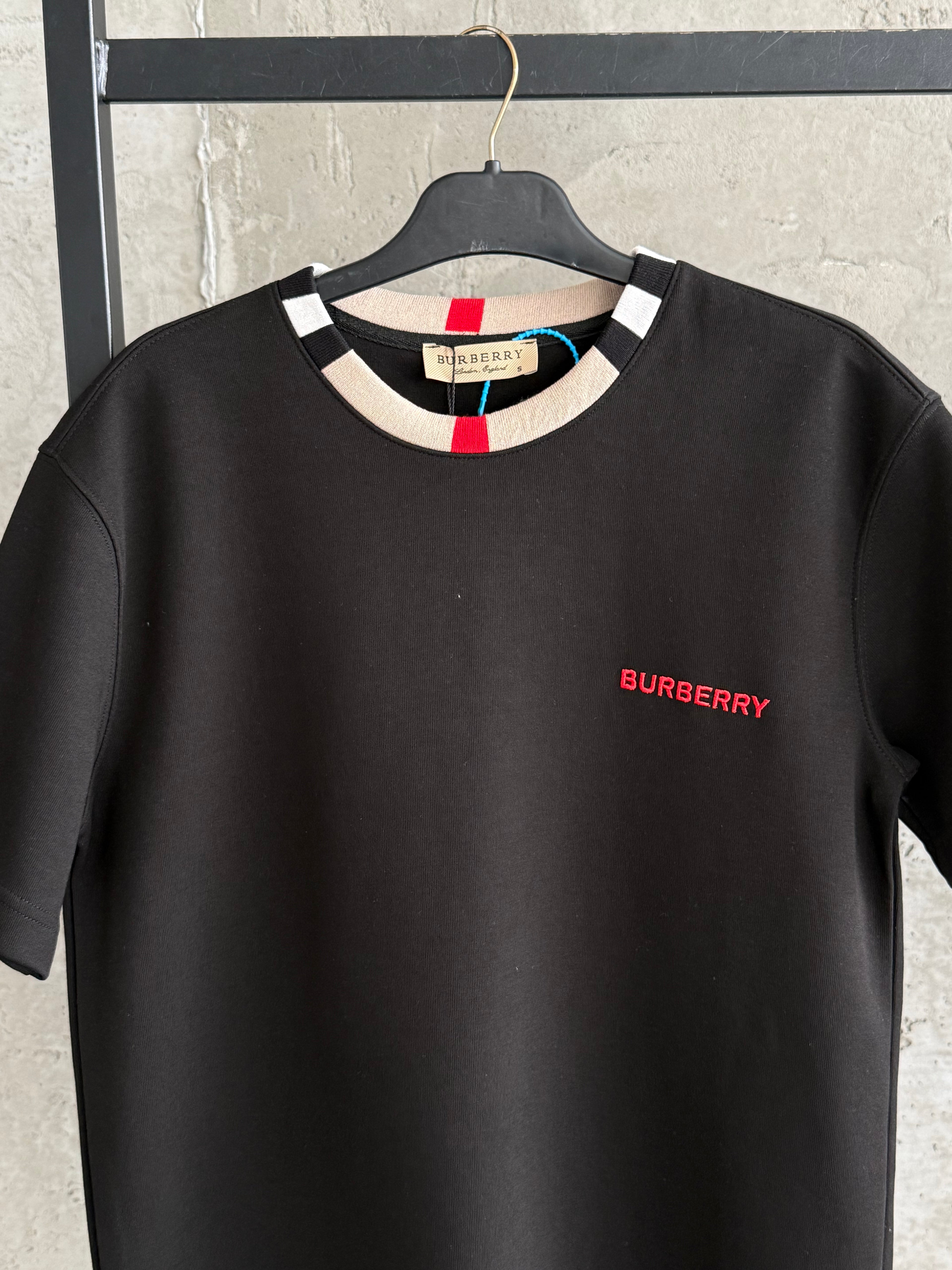 Burberry03 Takım siyah