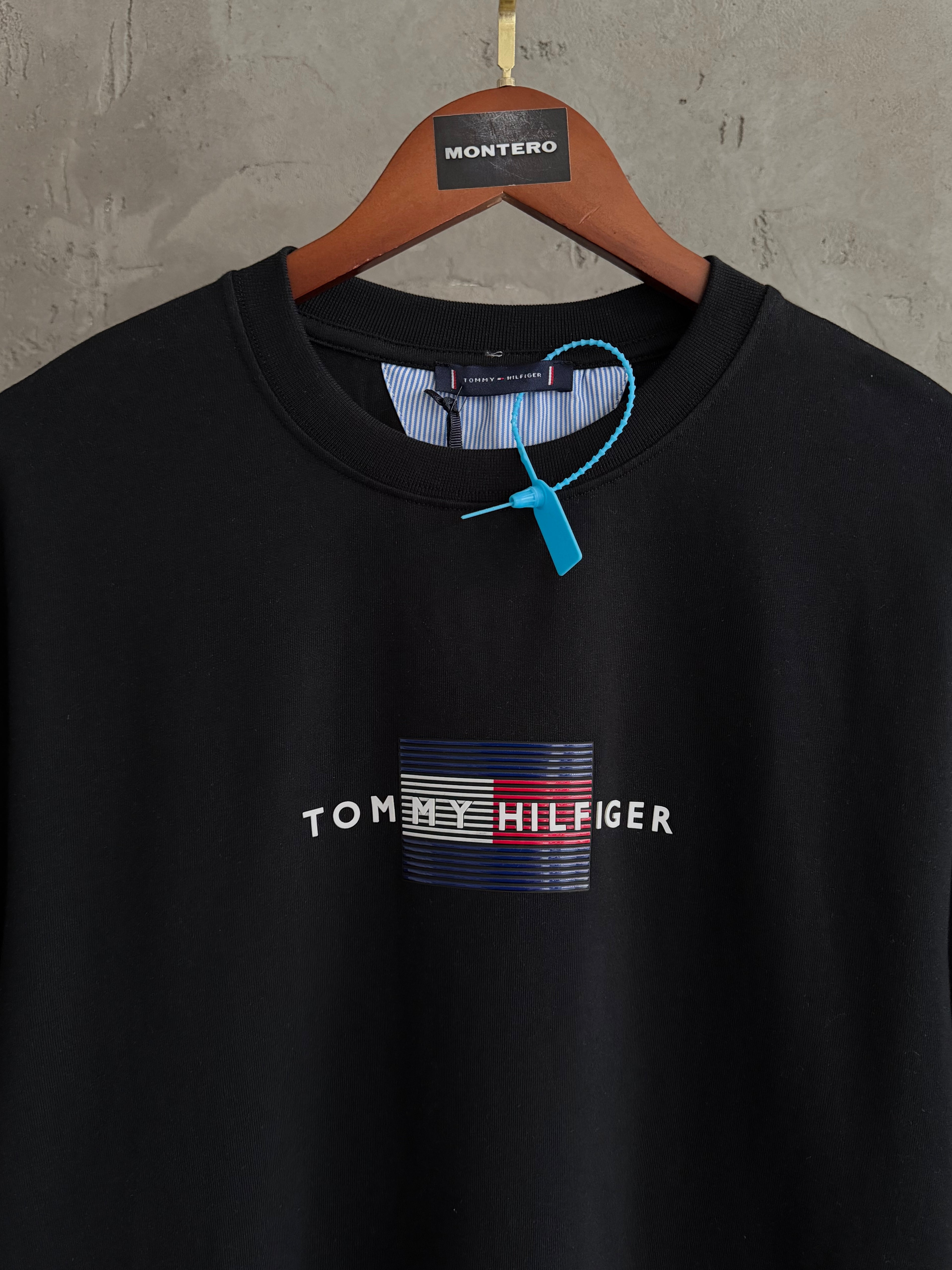 T01 Tommy yüksek baskılı siyah tshirt