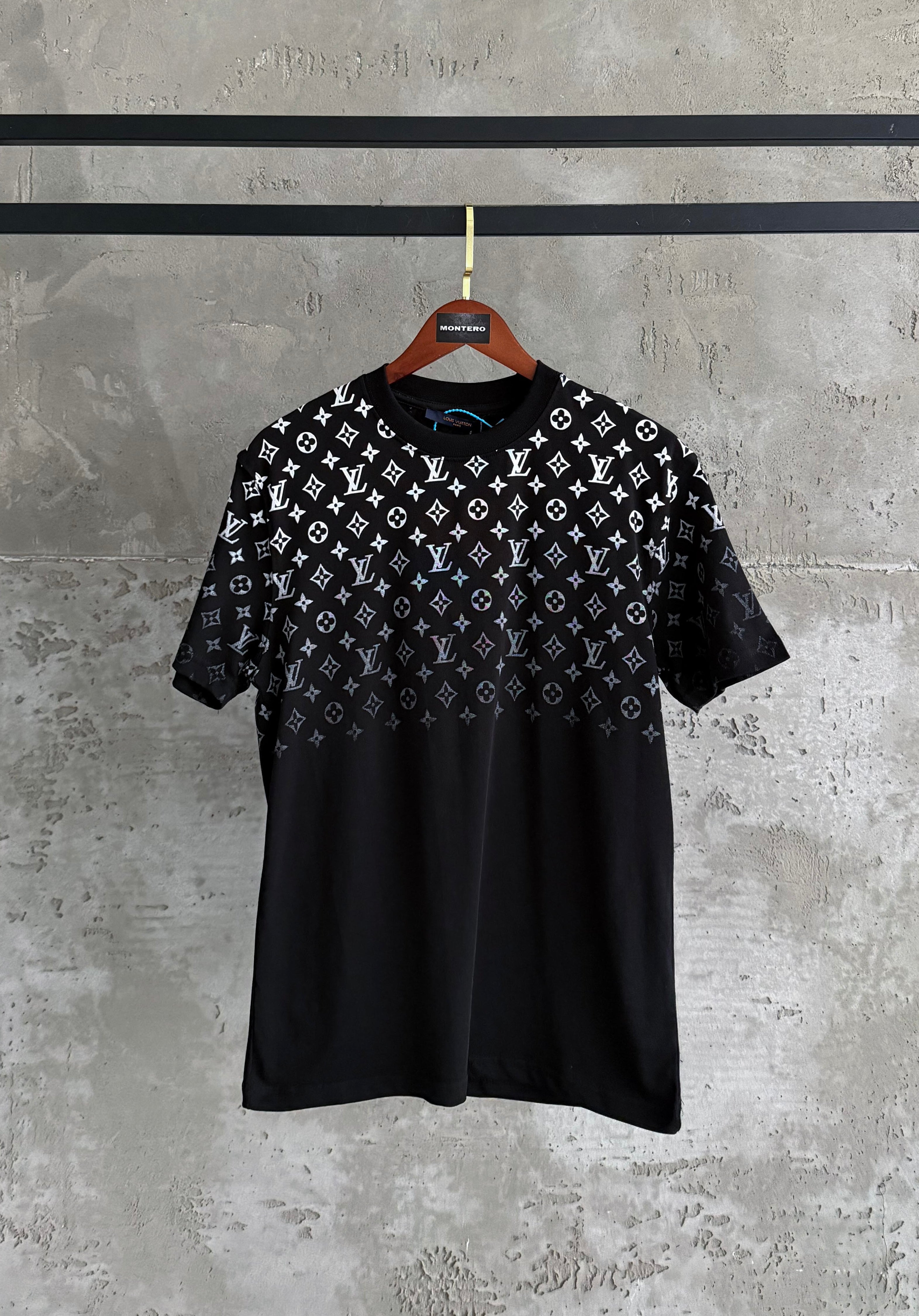LV02 L&V Flu Monogrom siyah tshirt