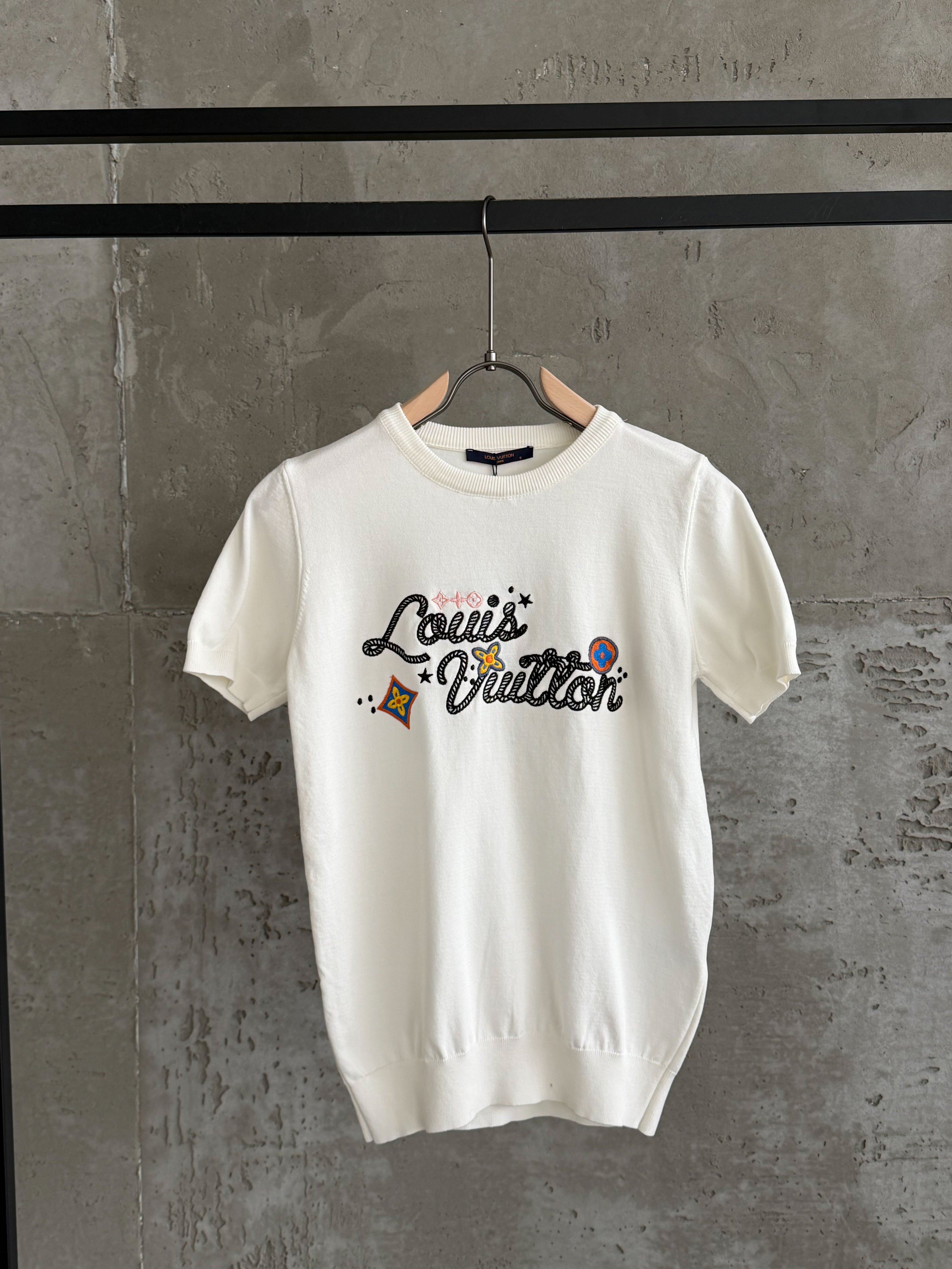 LV08 L&V Triko Nakış beyaz tshirt