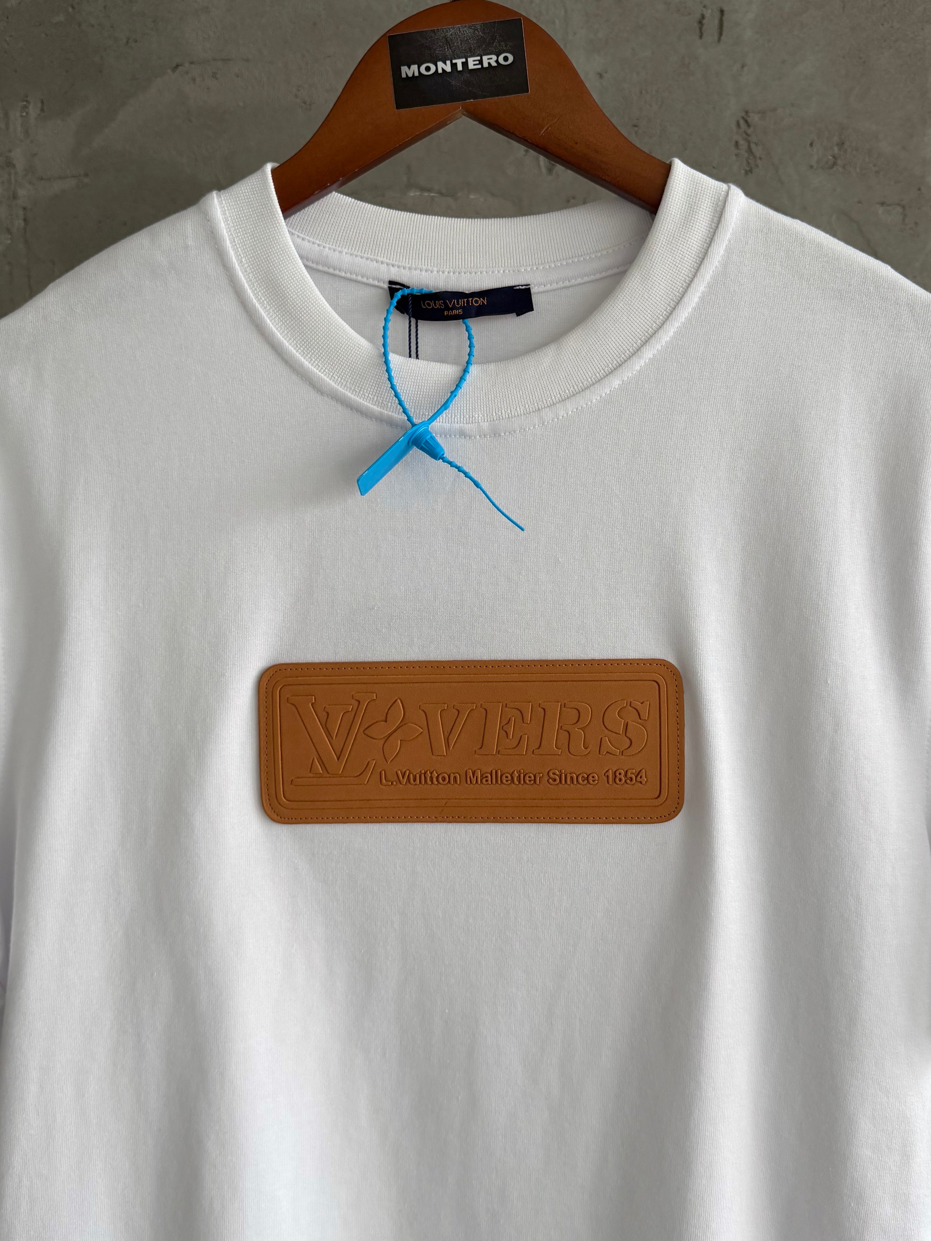 LV04 L&V Deri arma beyaz tshirt