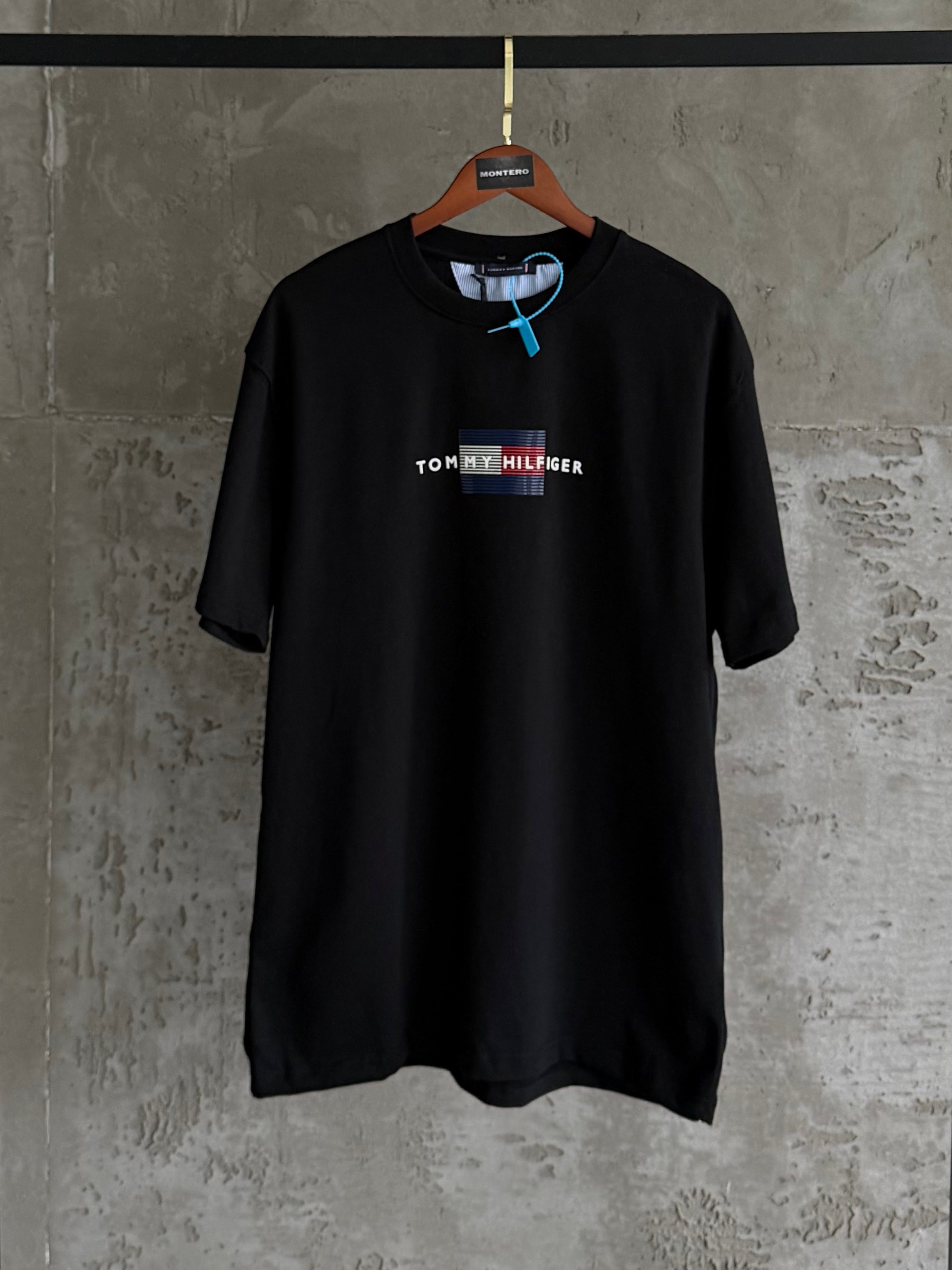 T01 Tommy yüksek baskılı siyah tshirt