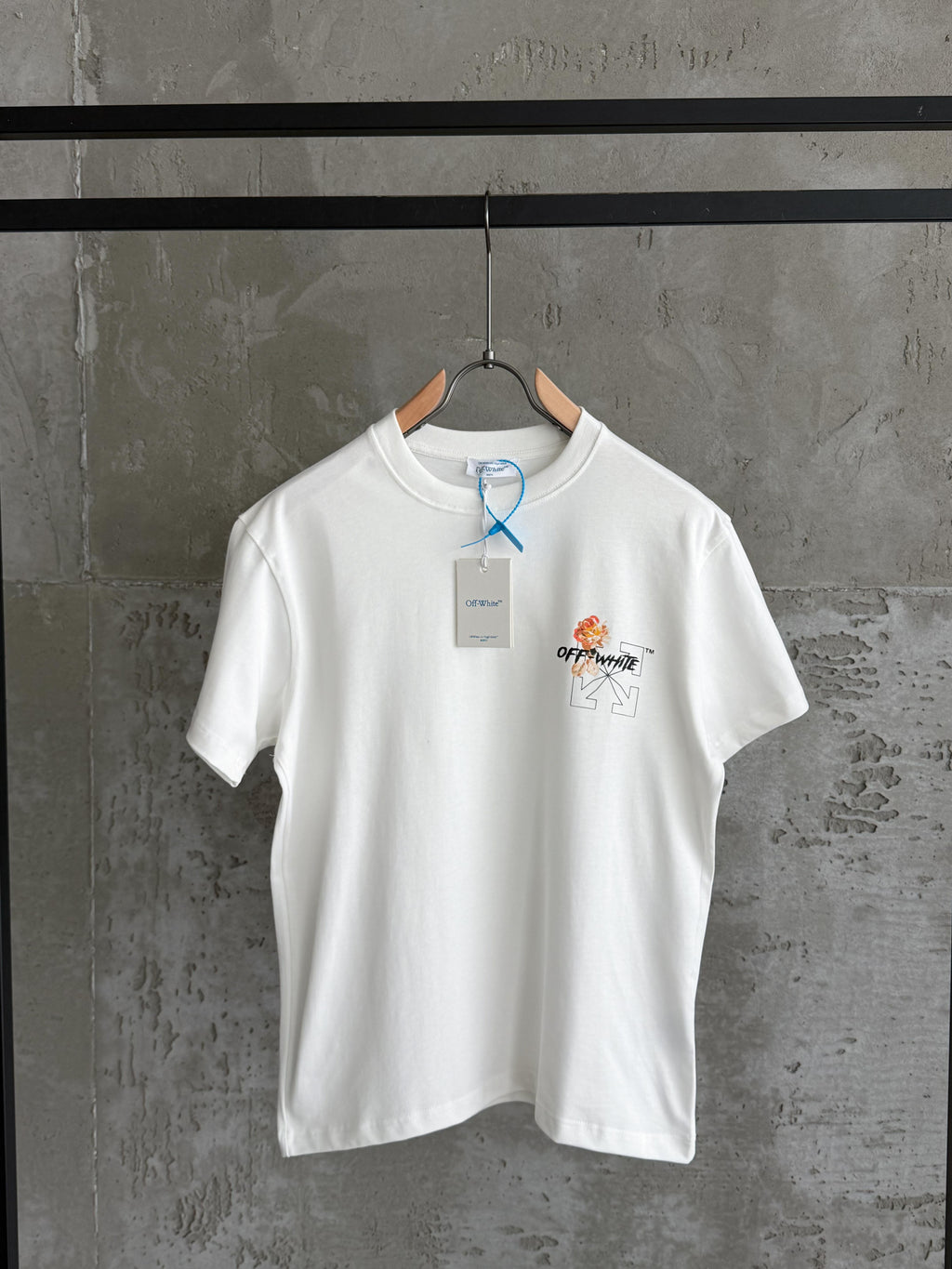O&W03 X Bloom beyaz tshirt