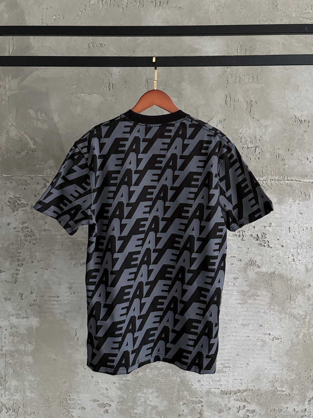 EA01 EA7 full baskı siyah tshirt