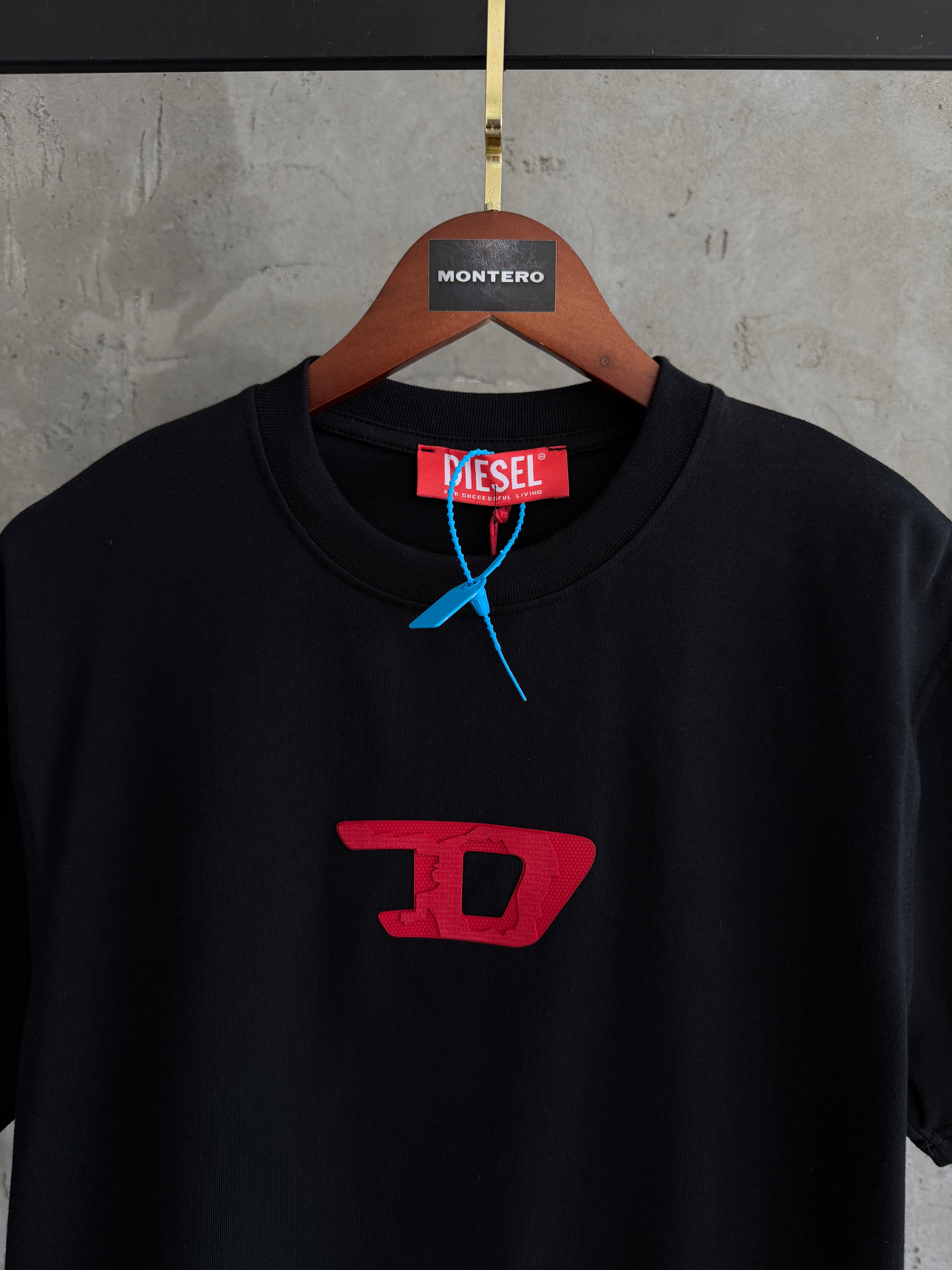 D01 Diesel logolu premium siyah tshirt