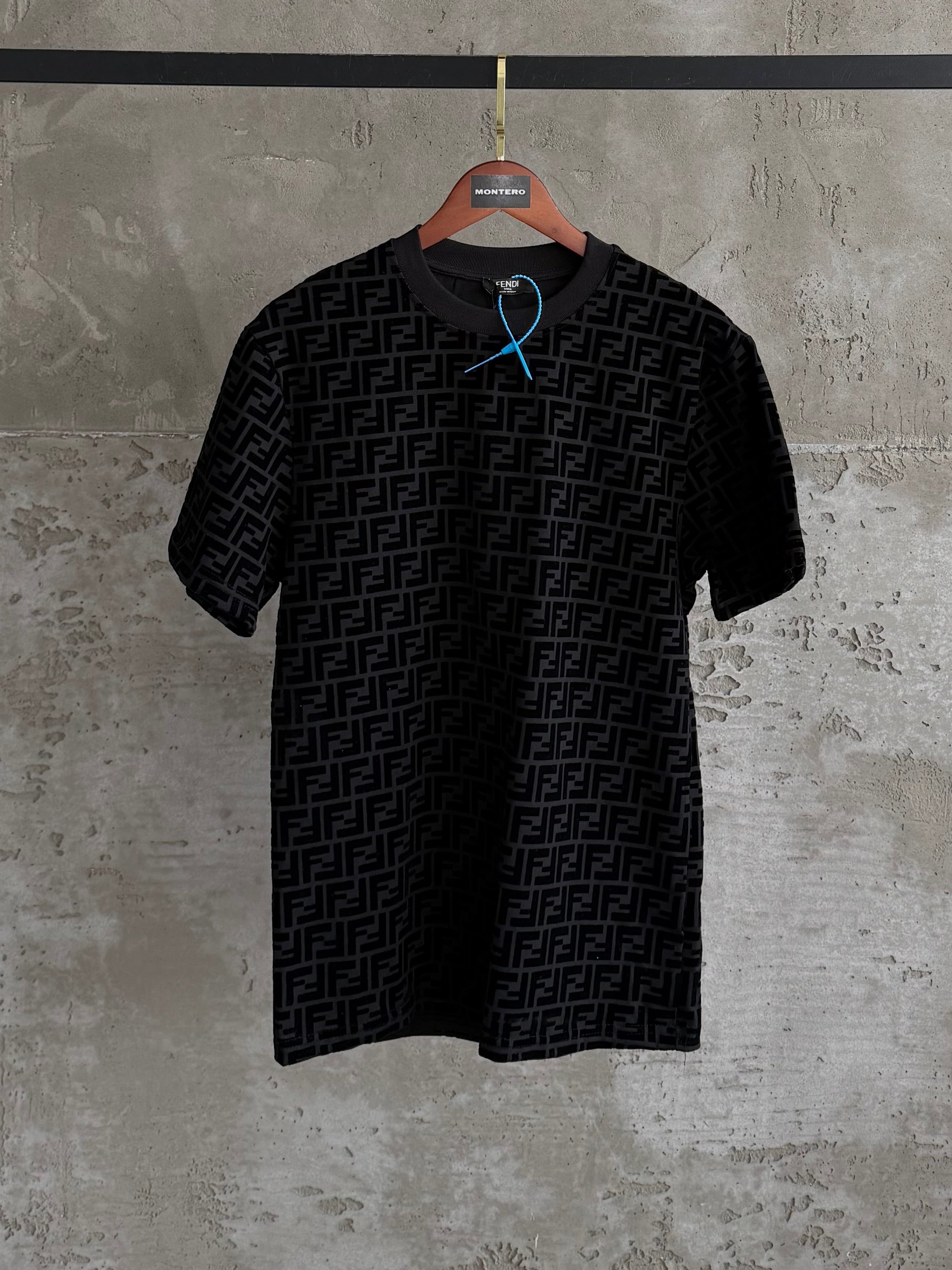 F02 Fendi flok full baskı siyah tshirt
