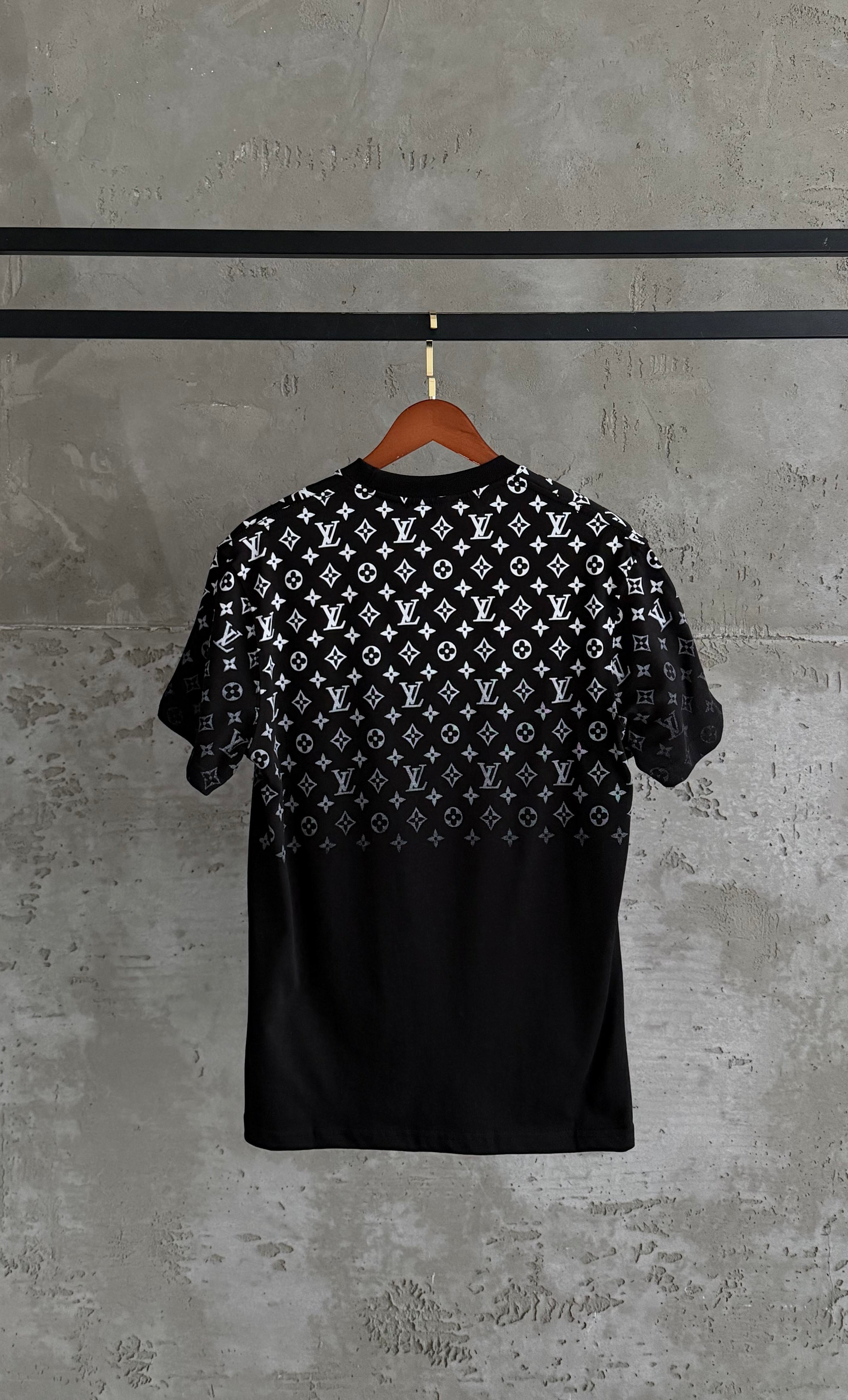 LV02 L&V Flu Monogrom siyah tshirt