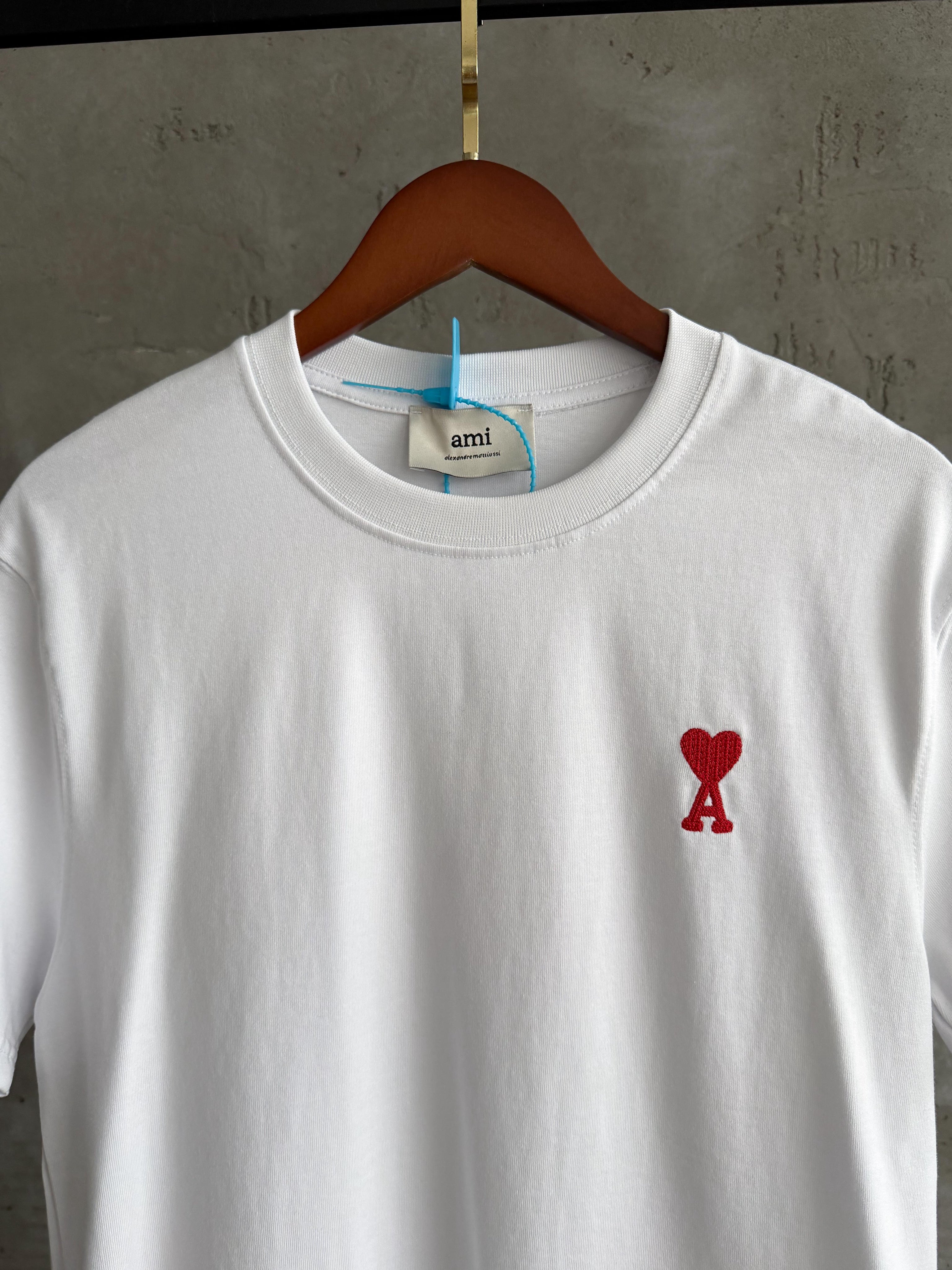 ami01 Premium kalp beyaz tshirt