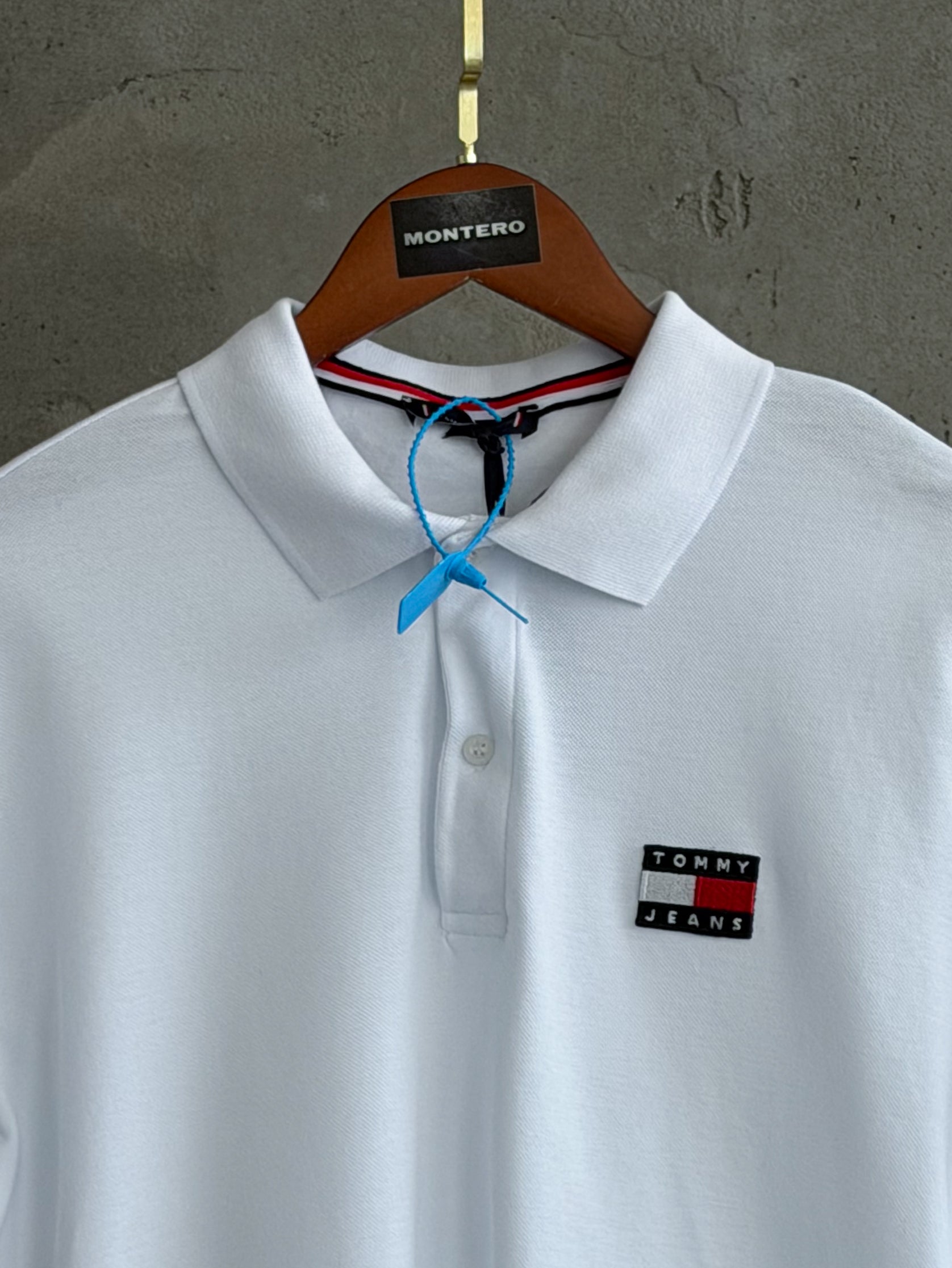 T02 Tommy Yaka beyaz tshirt