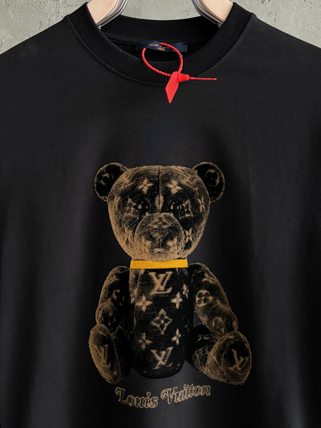 LV01 L&V Bear siyah tshirt