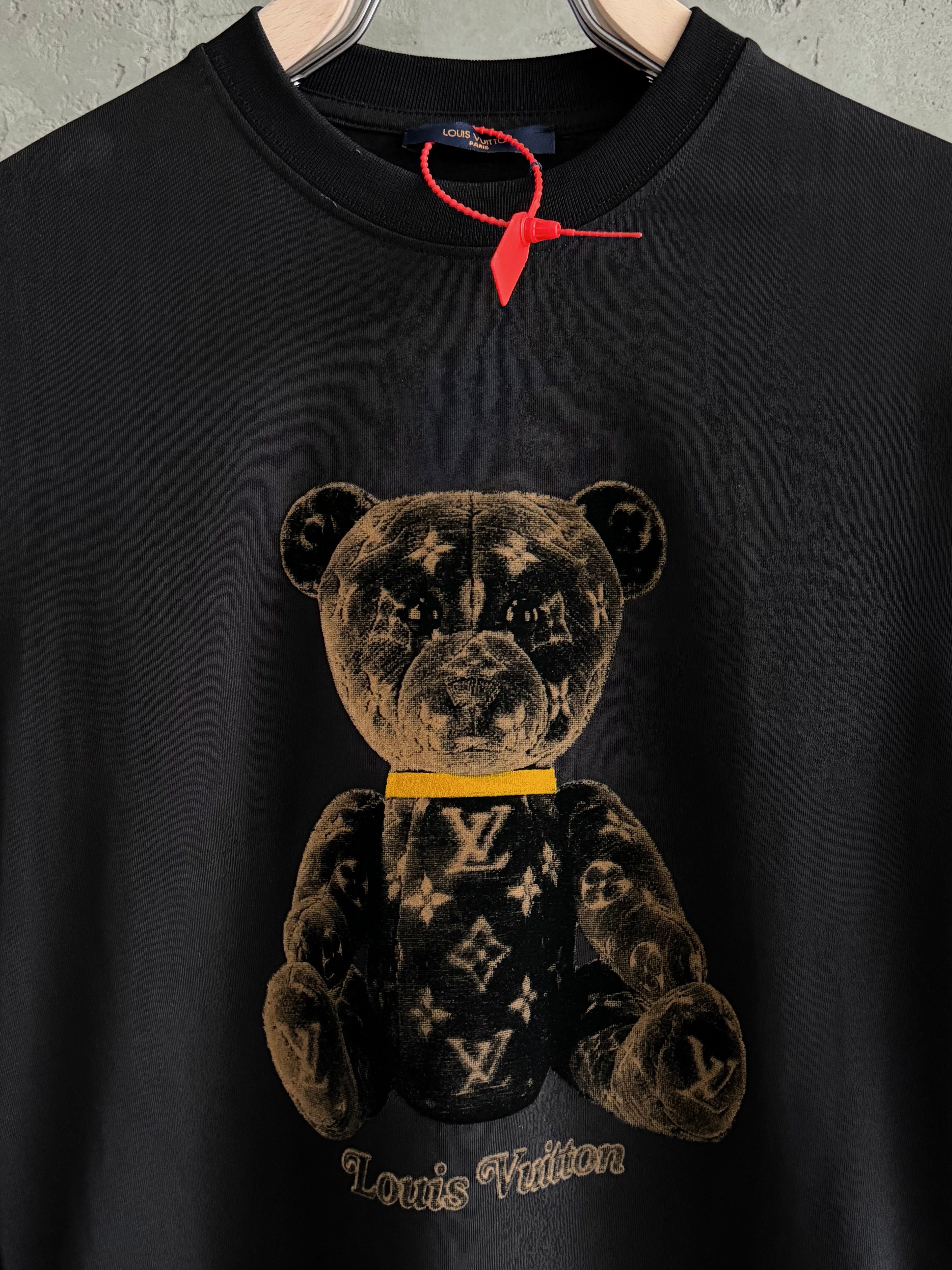 LV01 L&V Bear siyah tshirt